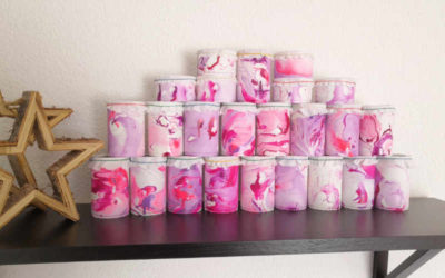 DIY Adventskalender aus marmorierten Dosen