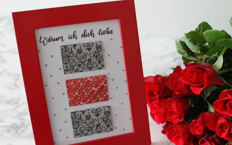 Geschenk zum Valentinstag: Bild mit Briefumschlägen aus Herzen