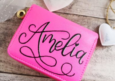 personalisierte Geldbörse mit Name Amelia im Lettering Stil